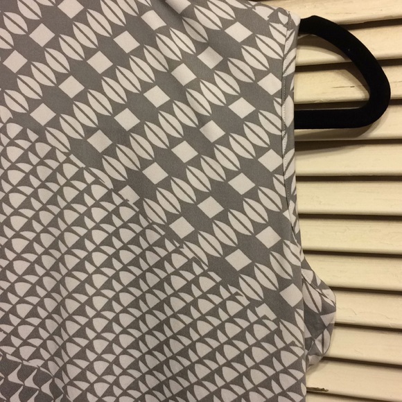 BCBG Maxazria Sleeveless Resort Top Gray Snaps - Picture 5 of 8